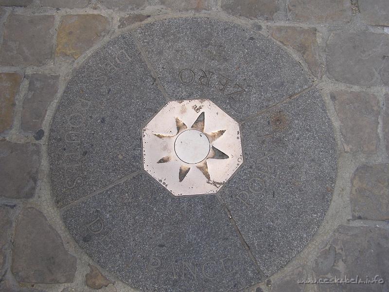 0126 - Point Zero - od tohoto mista se meri kilometry na francouzskych dalnicich.JPG