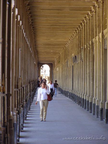 0132 - Place du Palais Royal.JPG