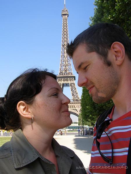 0293 - pred Eifelovkou.JPG