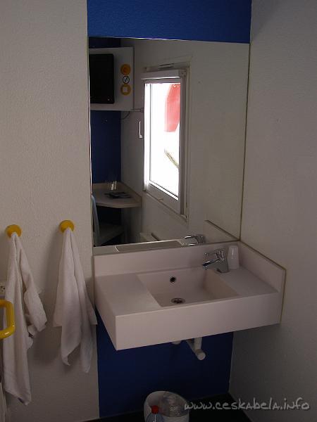 0519 - hotel Formule 1.JPG