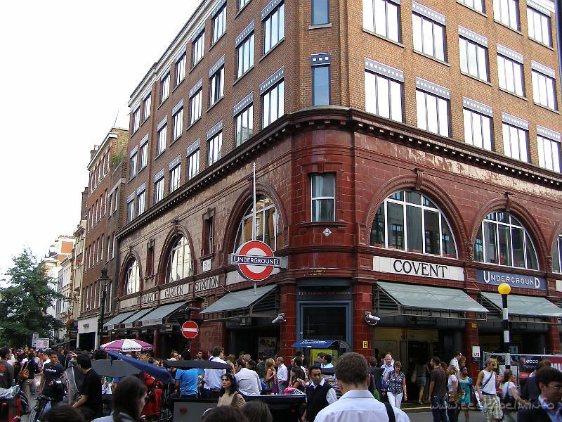 0885 - Covent Garden Station.JPG