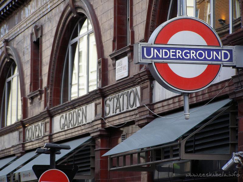 0886 - Covent Garden Station.JPG