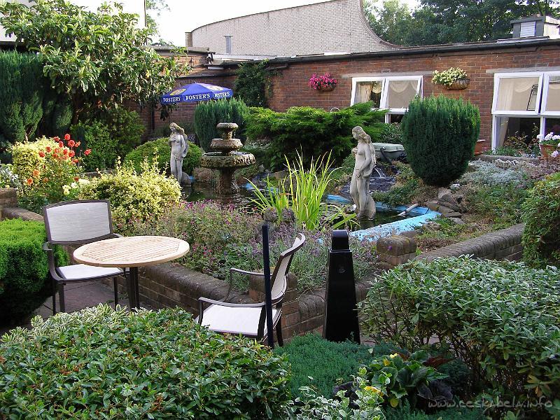 0892 - King Charles Hotel v Gillinghamu.JPG