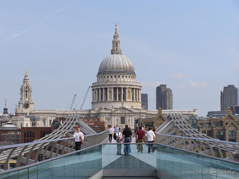0921 - Millennium Bridge, St. Paul's Cathedral.JPG