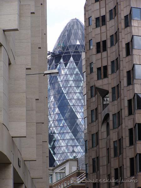 0944 - budova pojistovny Swiss Re (30 St Mary Axe).JPG